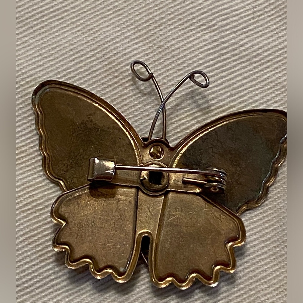 Vintage butterfly brooch gold glittering enameled 3-dimensional 1.25“ x 1.25“ - Picture 7 of 10